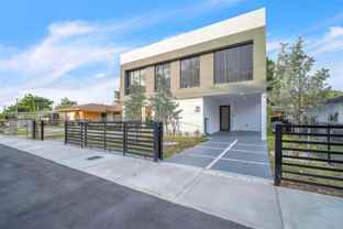 919 Nw 55th St #1 - Photo 1 of 1