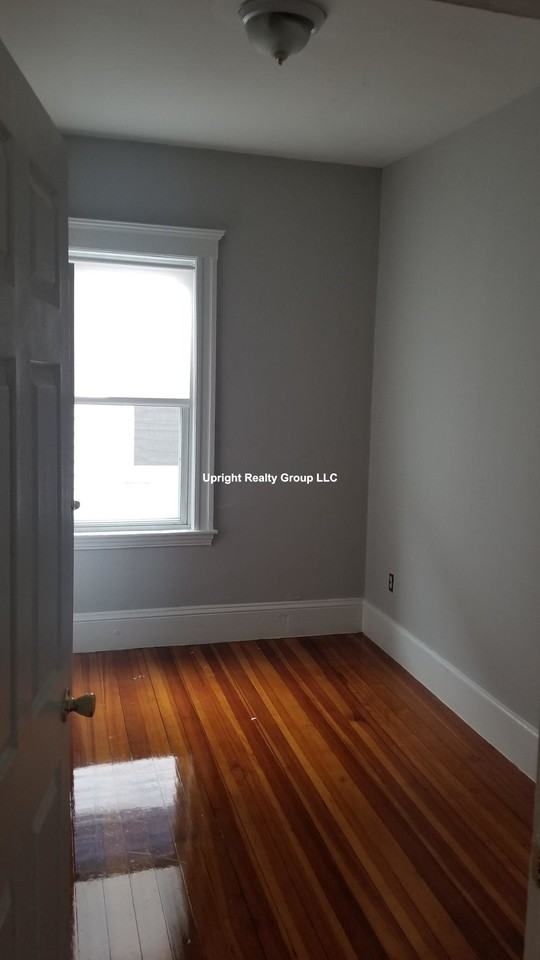 19 Roseclair St #3 - Photo 4 of 15