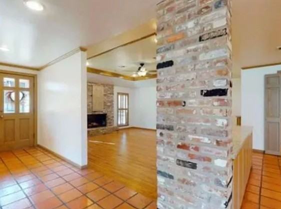 7080 Blarney St - Photo 4 of 12