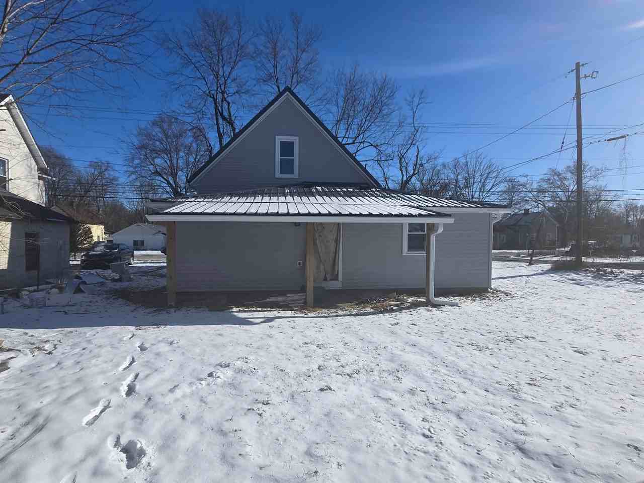 106 Columbus Rd - Photo 4 of 6