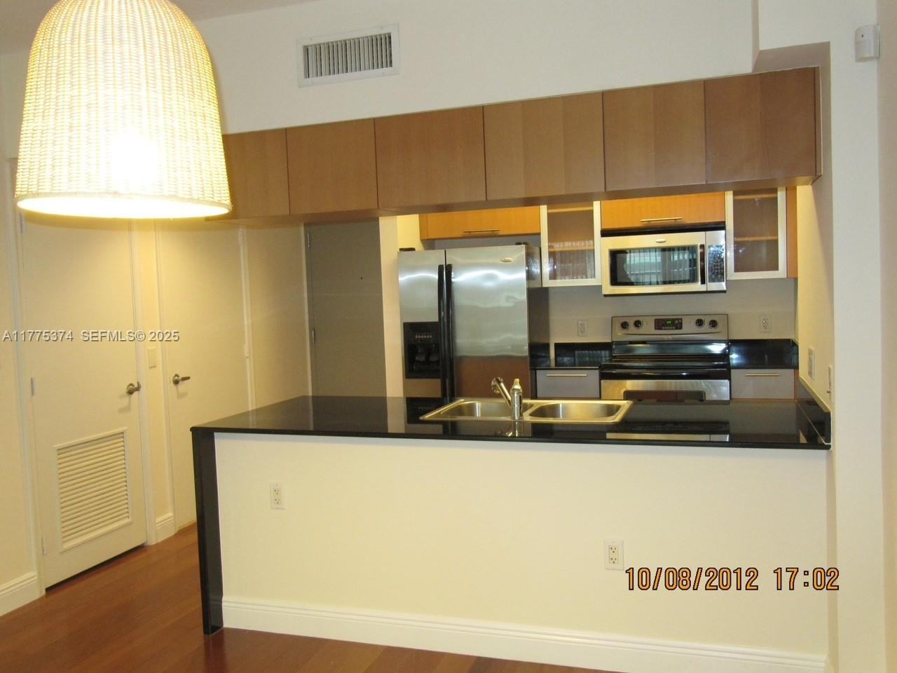 1750 North Bayshore Drive #3005 - Photo 5 of 12