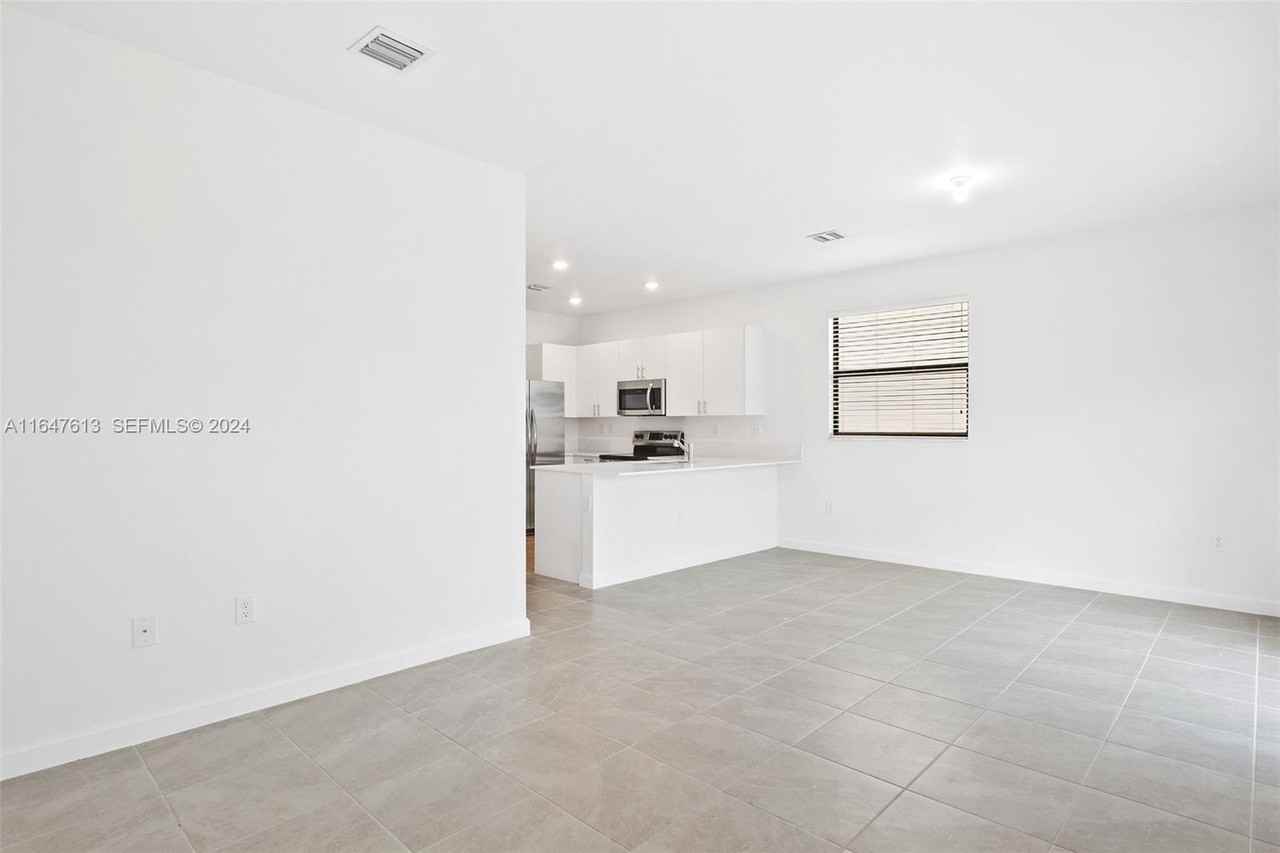 11934 Southwest 247th Terrace #11934 - Photo 3 of 35