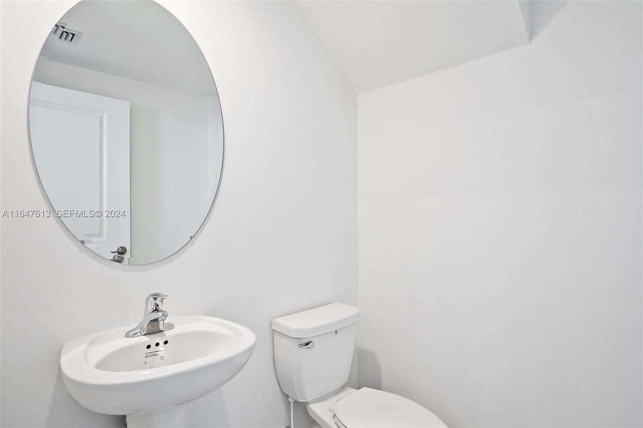 11934 Southwest 247th Terrace #11934 - Photo 6 of 35