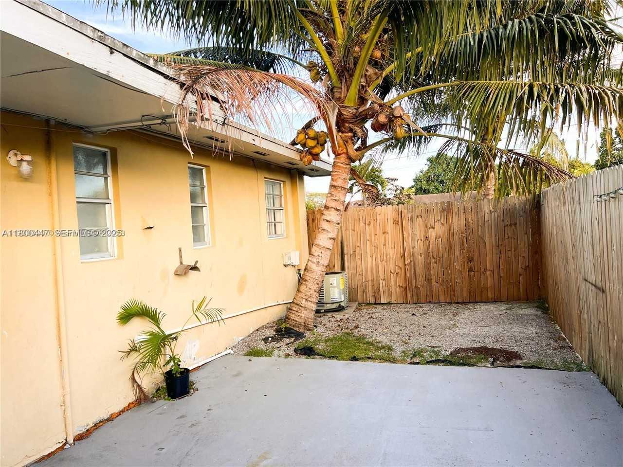 7950 Southwest 5th Street #7950 - Photo 4 of 12