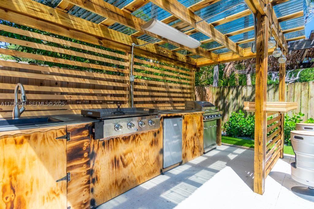 277 Northwest 48th Street #1 - Photo 4 of 16