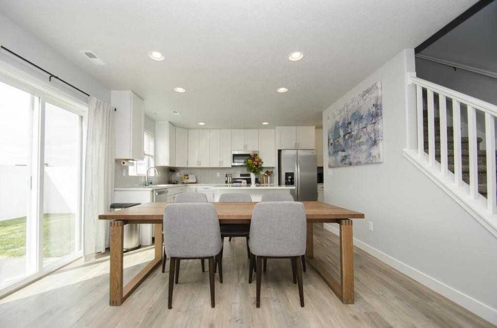 3893 S 3100 W - Photo 7 of 23