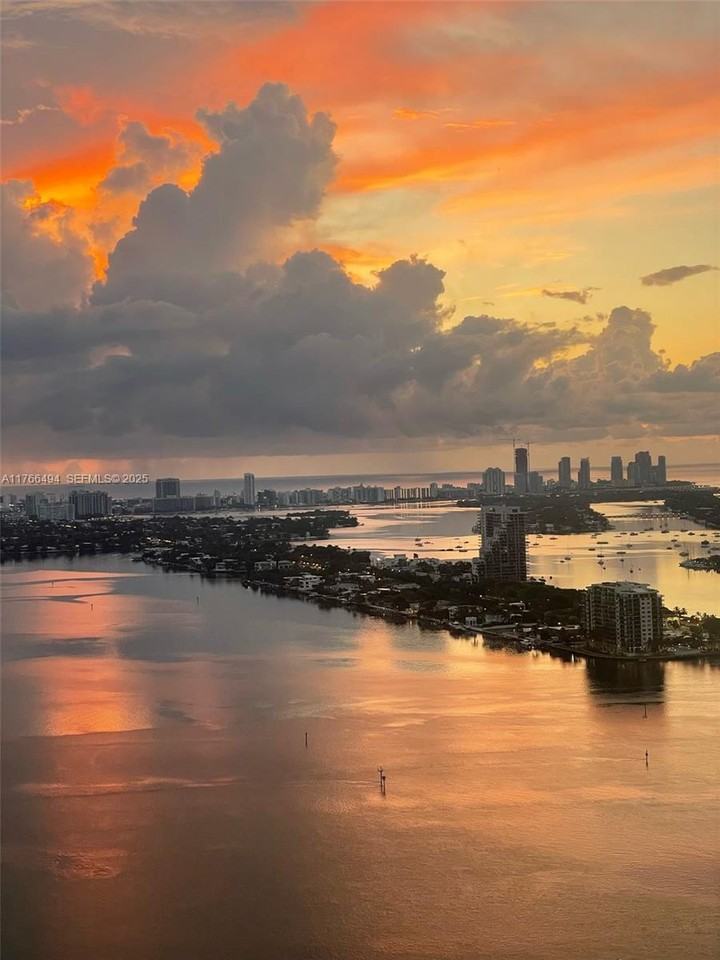 1900 North Bayshore Drive #3903 - Photo 7 of 7