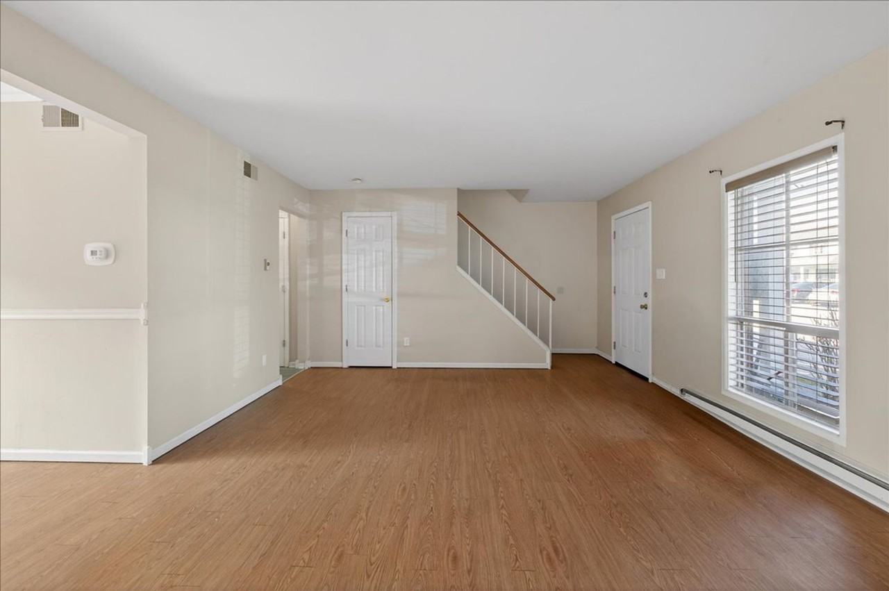 715 715 - 717  Southfield Ct. - Photo 4 of 15
