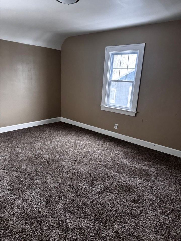 912 Elbon Rd - Photo 4 of 7