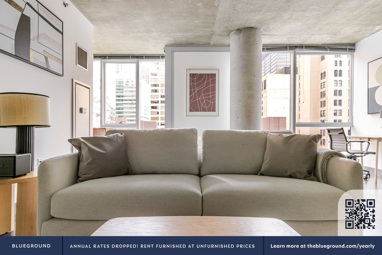 215 West Lake Street - Photo 4 of 49