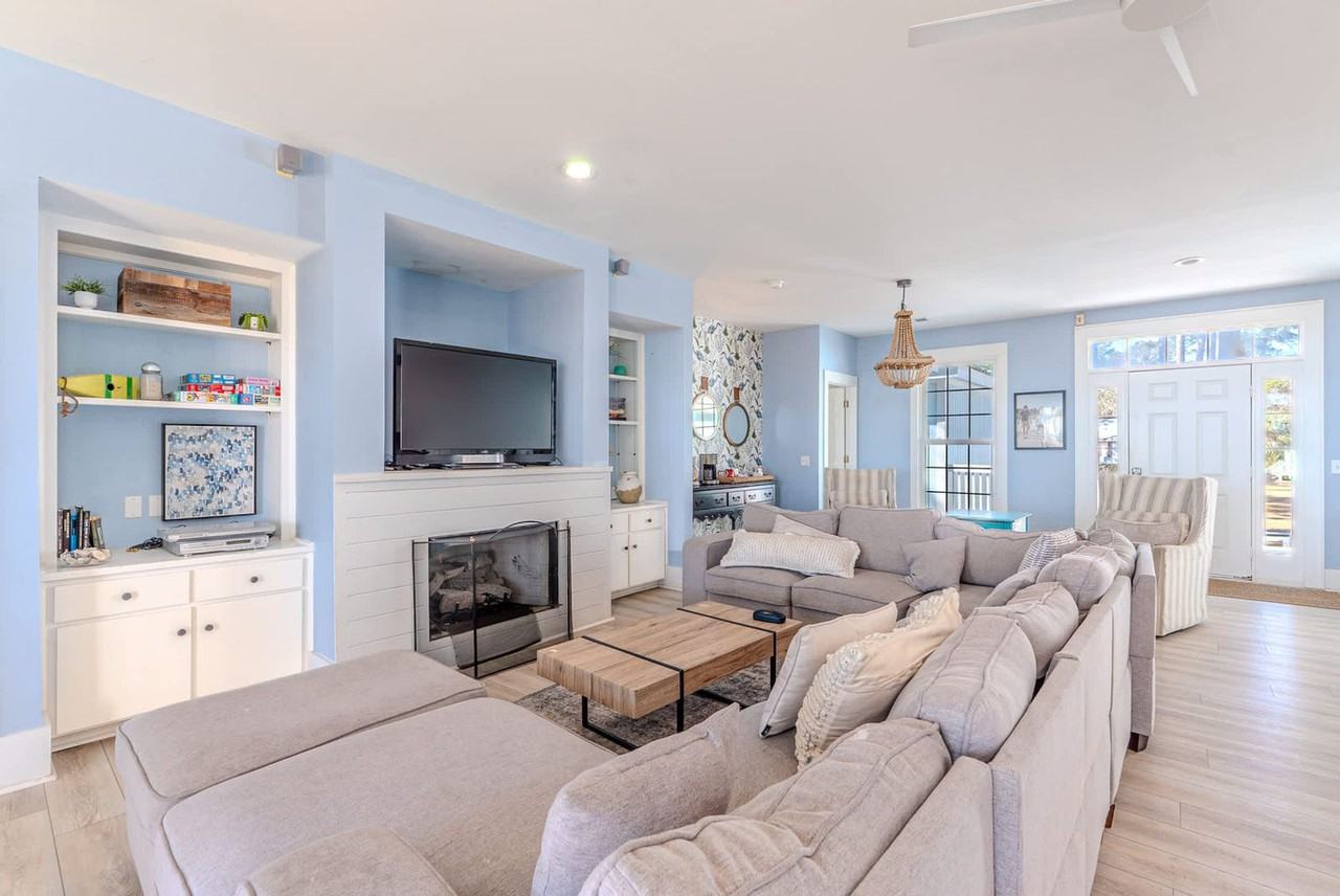 152 Ave Of Oaks #1316250P - Photo 2 of 46