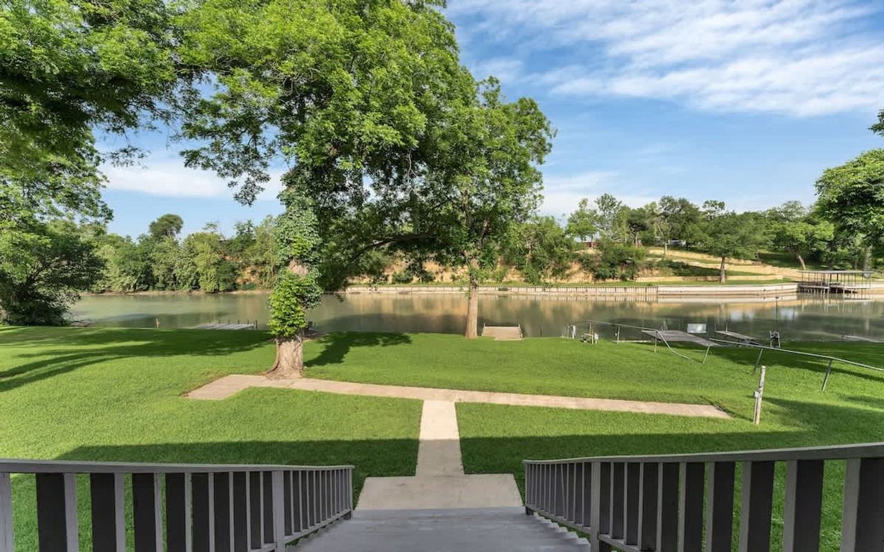 302 Shangrila Ln #1351226P - Photo 7 of 36