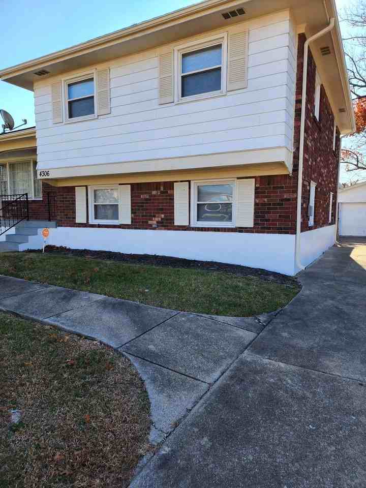 4306 Shady Villa Dr - Photo 3 of 50