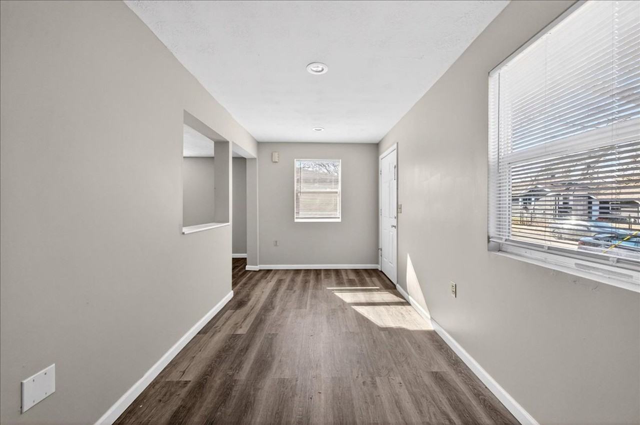 1715 N Oxford St - Photo 3 of 13