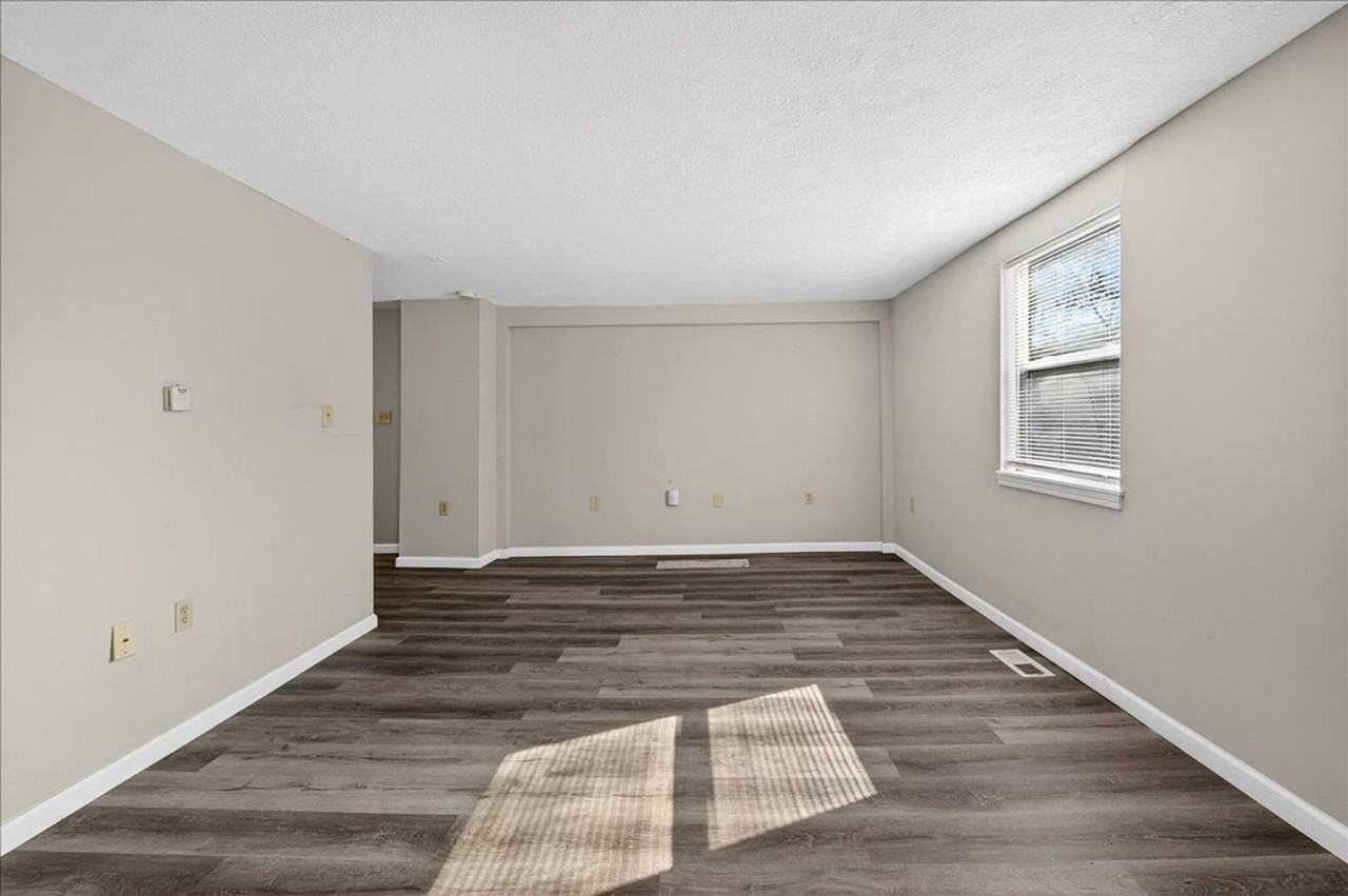 1715 N Oxford St - Photo 4 of 13