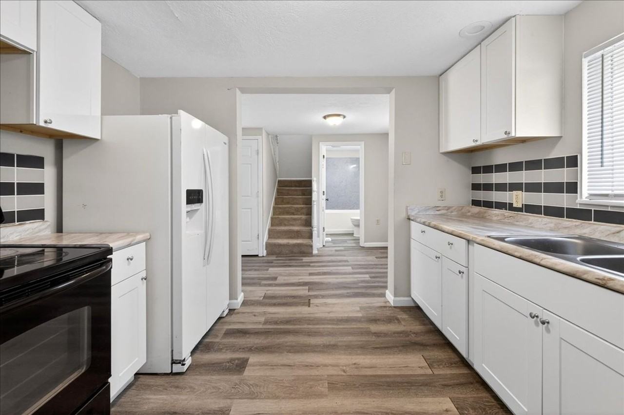 1715 N Oxford St - Photo 7 of 13