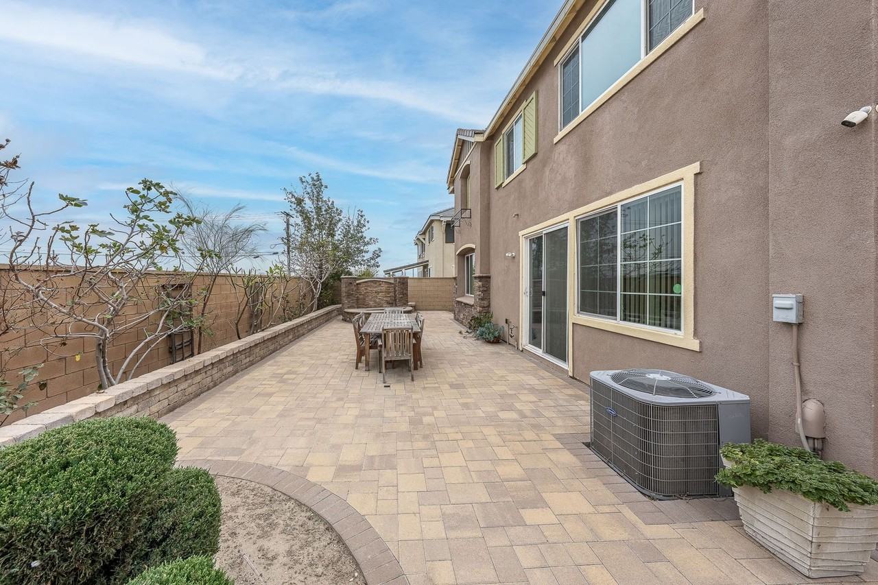 8485 Kingman Ct - Photo 4 of 5