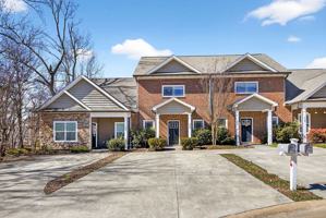 featured image of 1703 New Castle Dr Ne