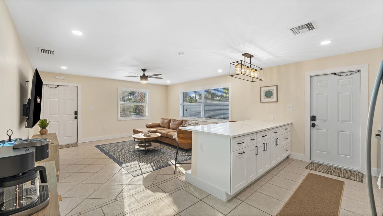 79 South Brevard Avenue - Photo 6 of 50