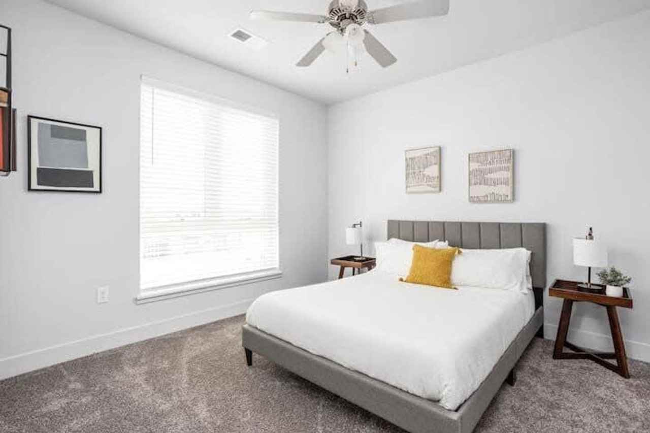 8510 Westfield Boulevard - Photo 4 of 58