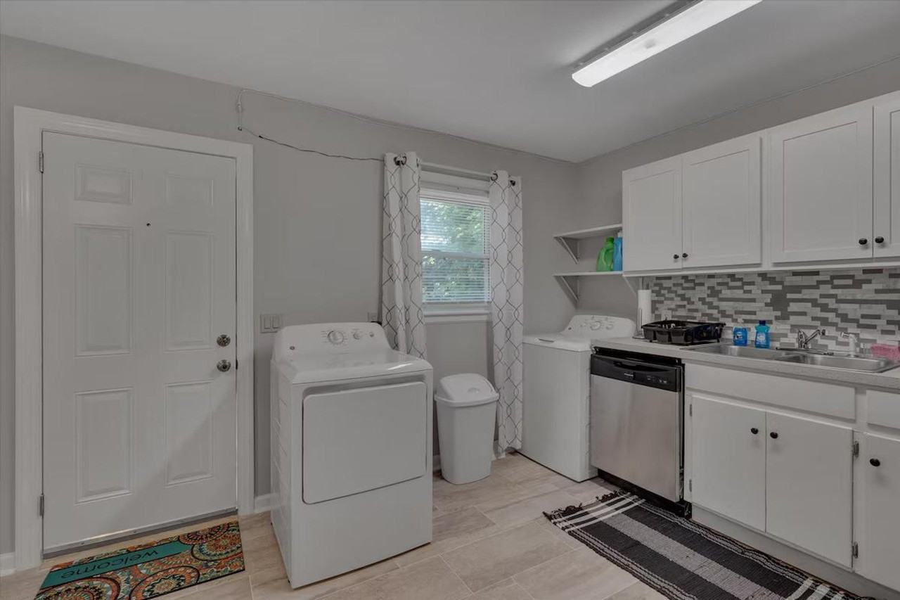 804 Urban Ave #1391825P - Photo 5 of 24