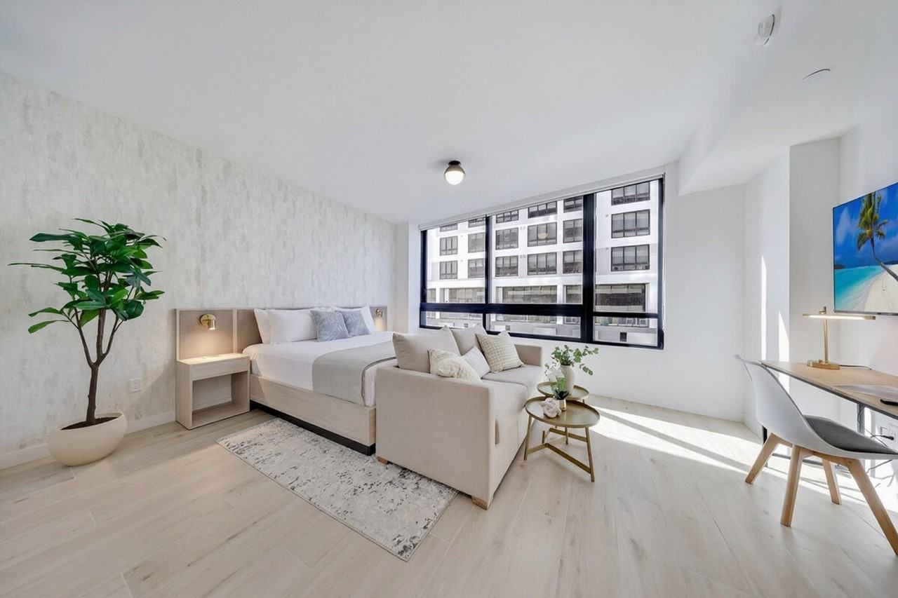 36 Ne 2nd St #1404719P - Photo 2 of 50