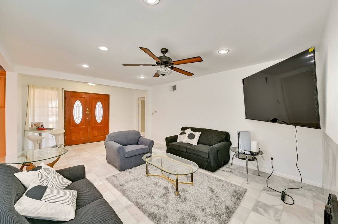 719 Mahogany Dr #1307533P - Photo 4 of 37