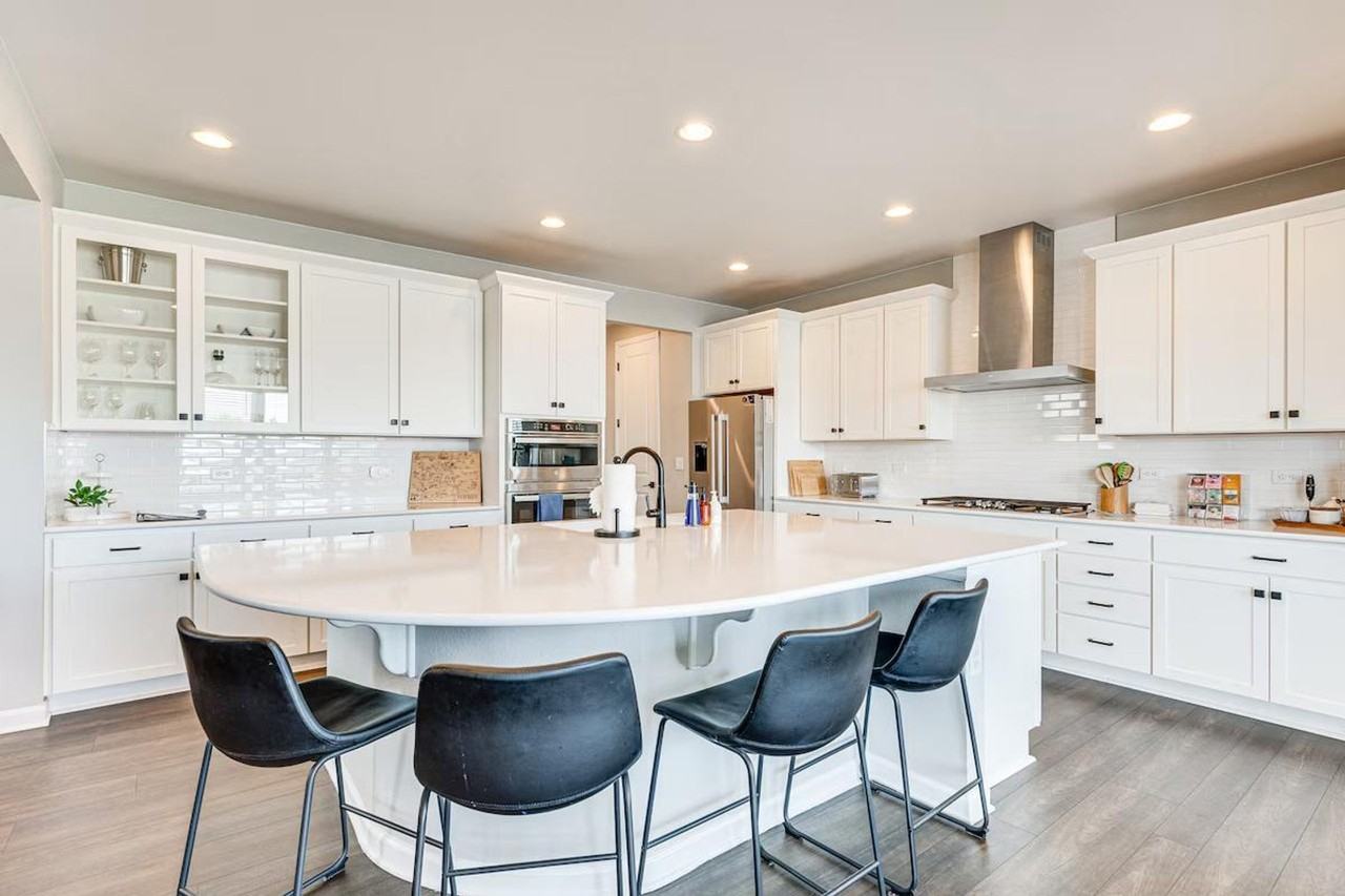 778 S 10th St #1386063P - Photo 2 of 34