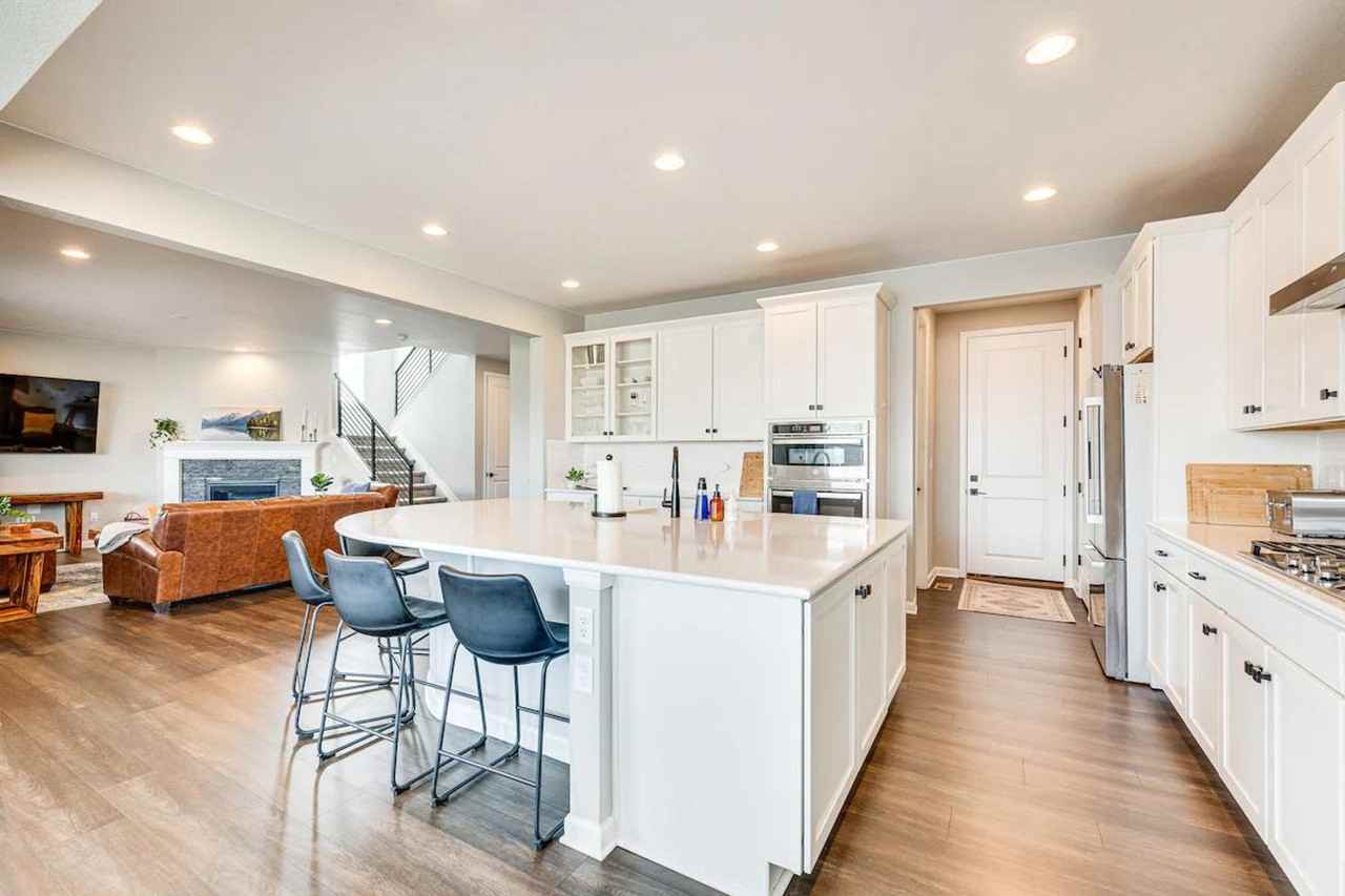 778 S 10th St #1386063P - Photo 7 of 34