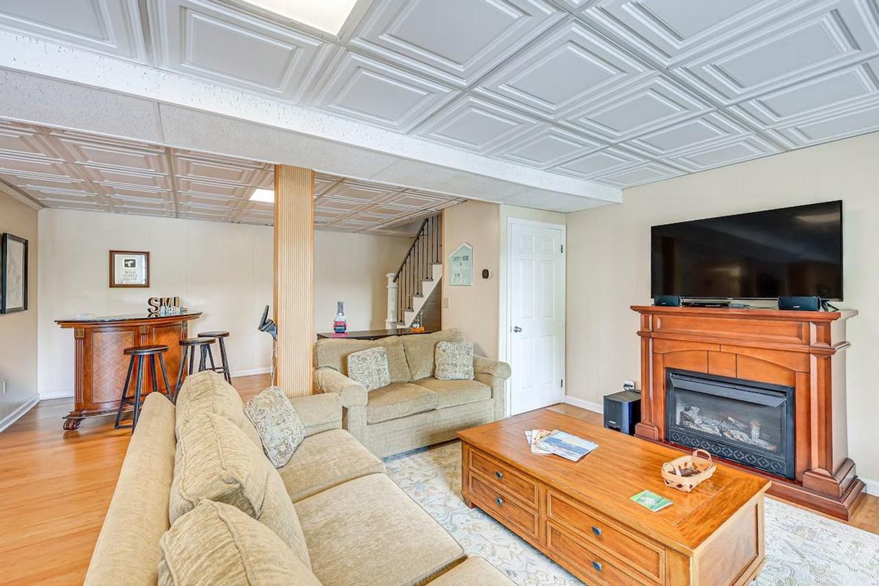 4984 Webster Rd #1385876P - Photo 4 of 38