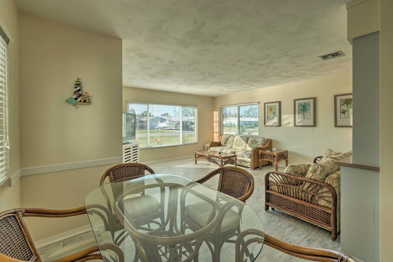 1017 Pineland Ave #1385877P - Photo 7 of 33