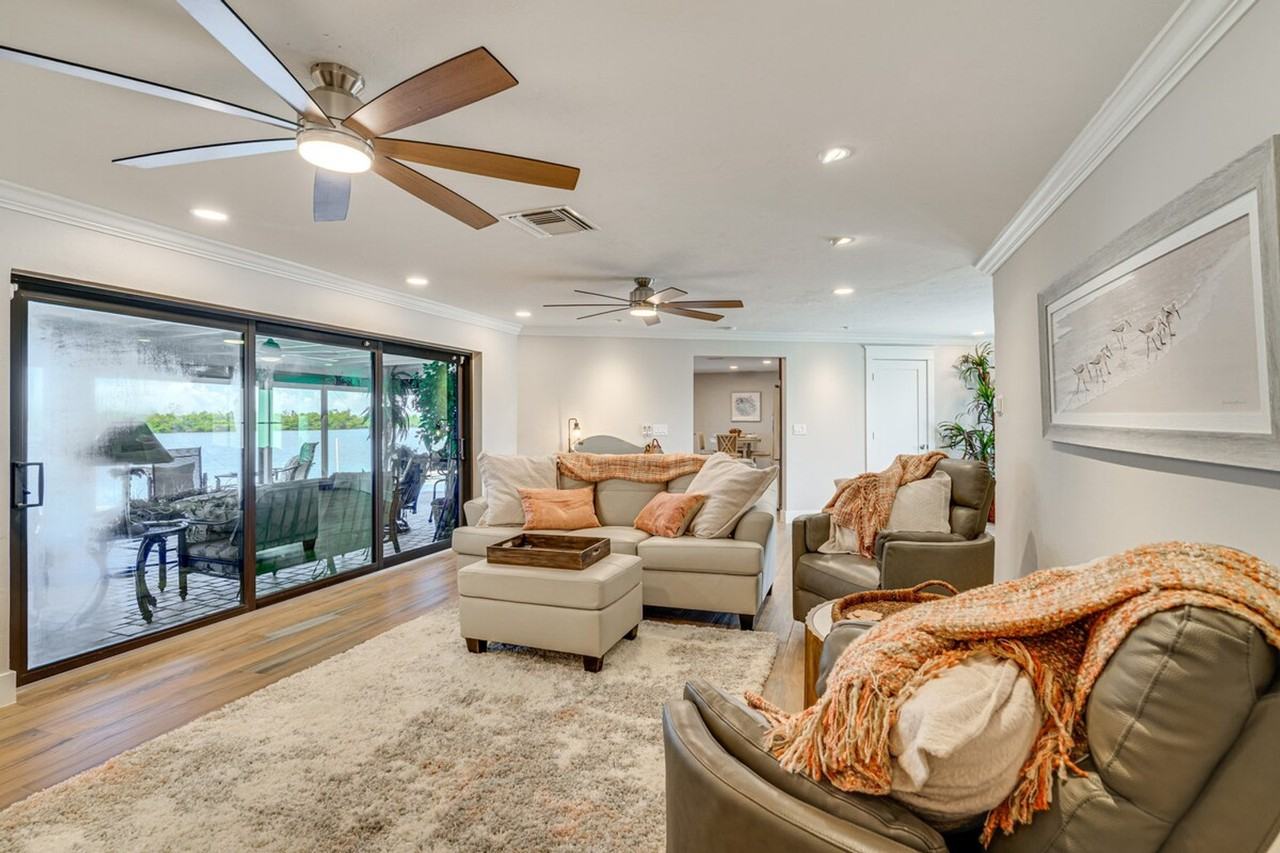 11599 Island Ave #1386077P - Photo 3 of 34