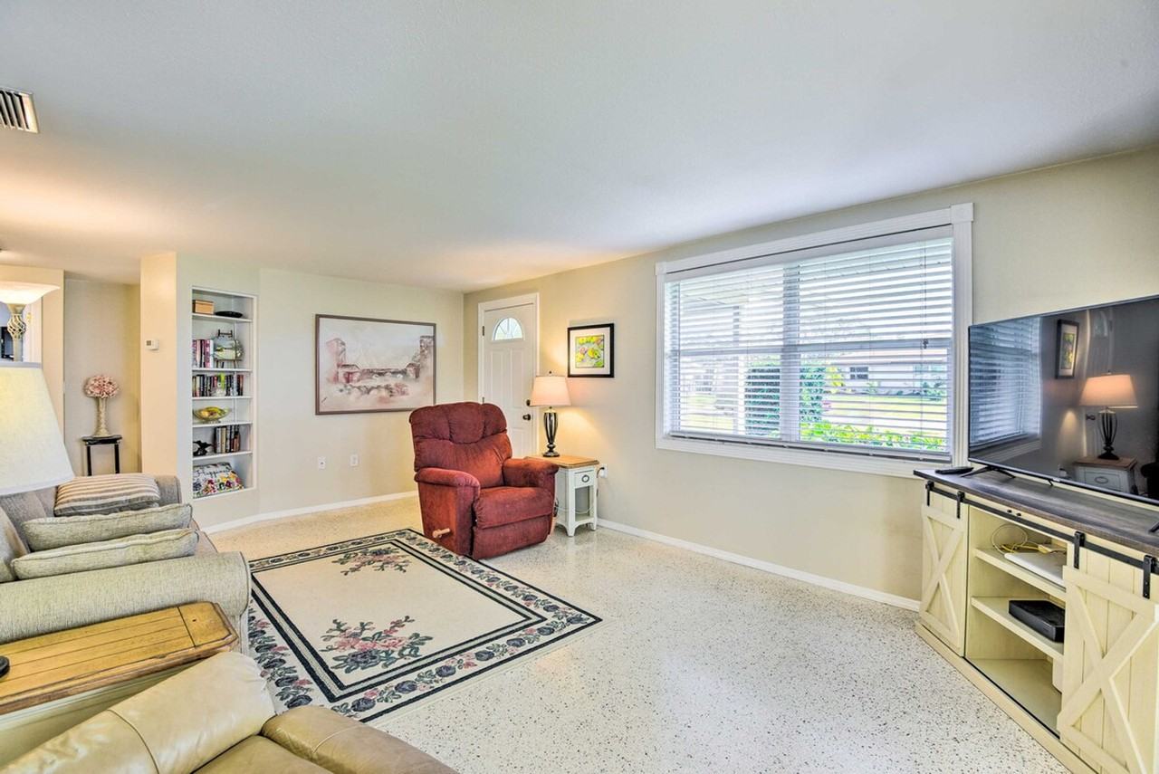 896 S Venice Blvd #1385782P - Photo 3 of 24