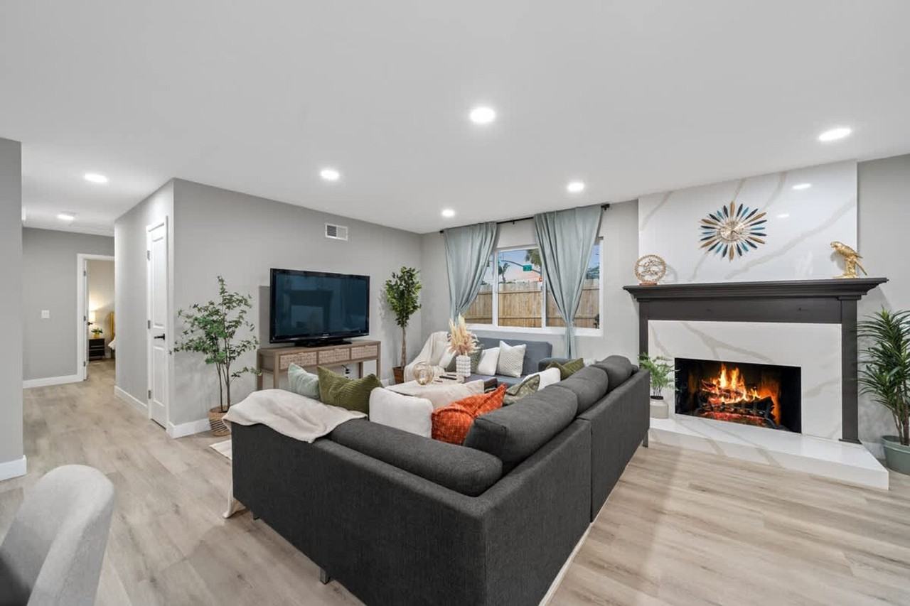 9827 San Diego St #1465009P - Photo 2 of 50