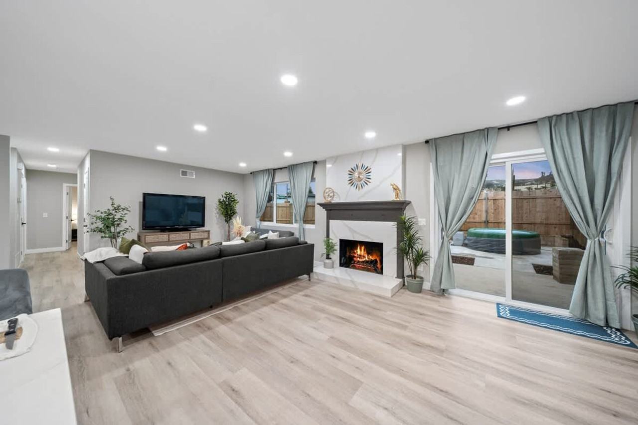 9827 San Diego St #1465009P - Photo 4 of 50