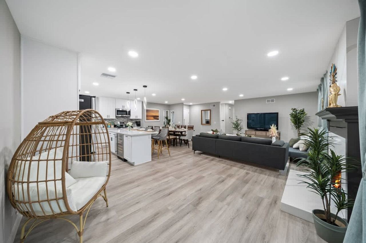 9827 San Diego St #1465009P - Photo 5 of 50