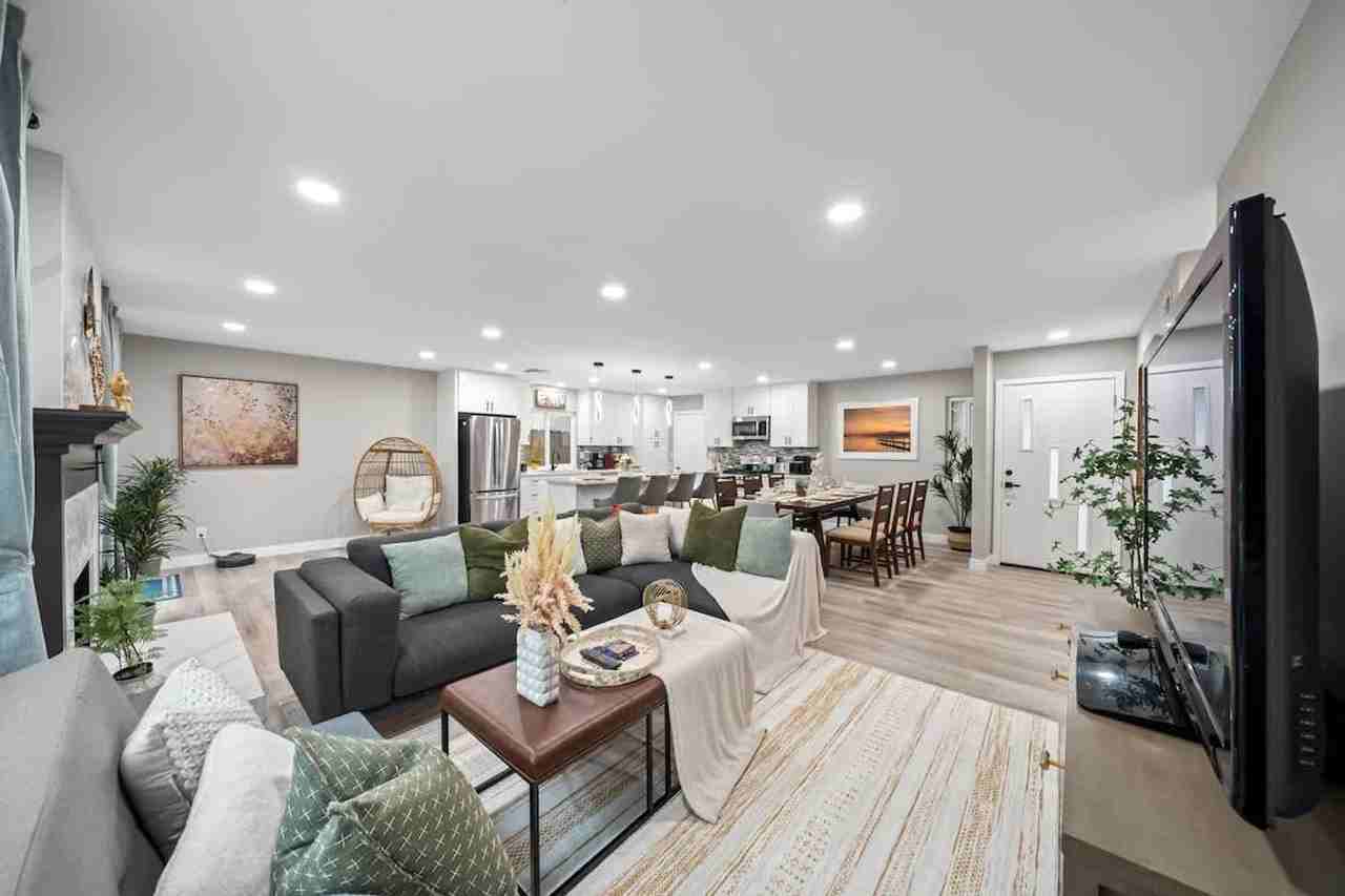 9827 San Diego St #1465009P - Photo 7 of 50