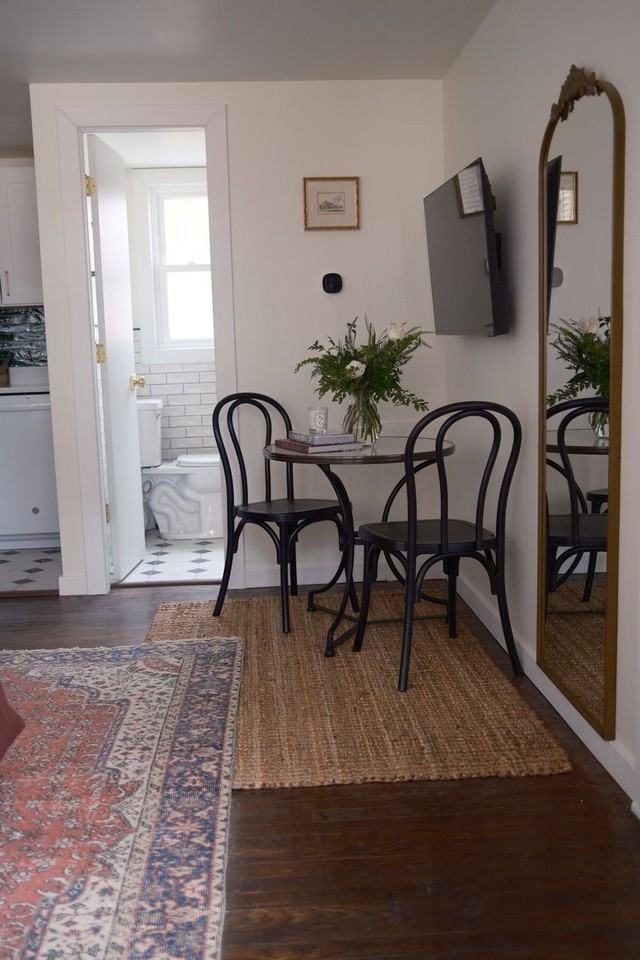 179 W Wilson St #1468340P - Photo 2 of 9