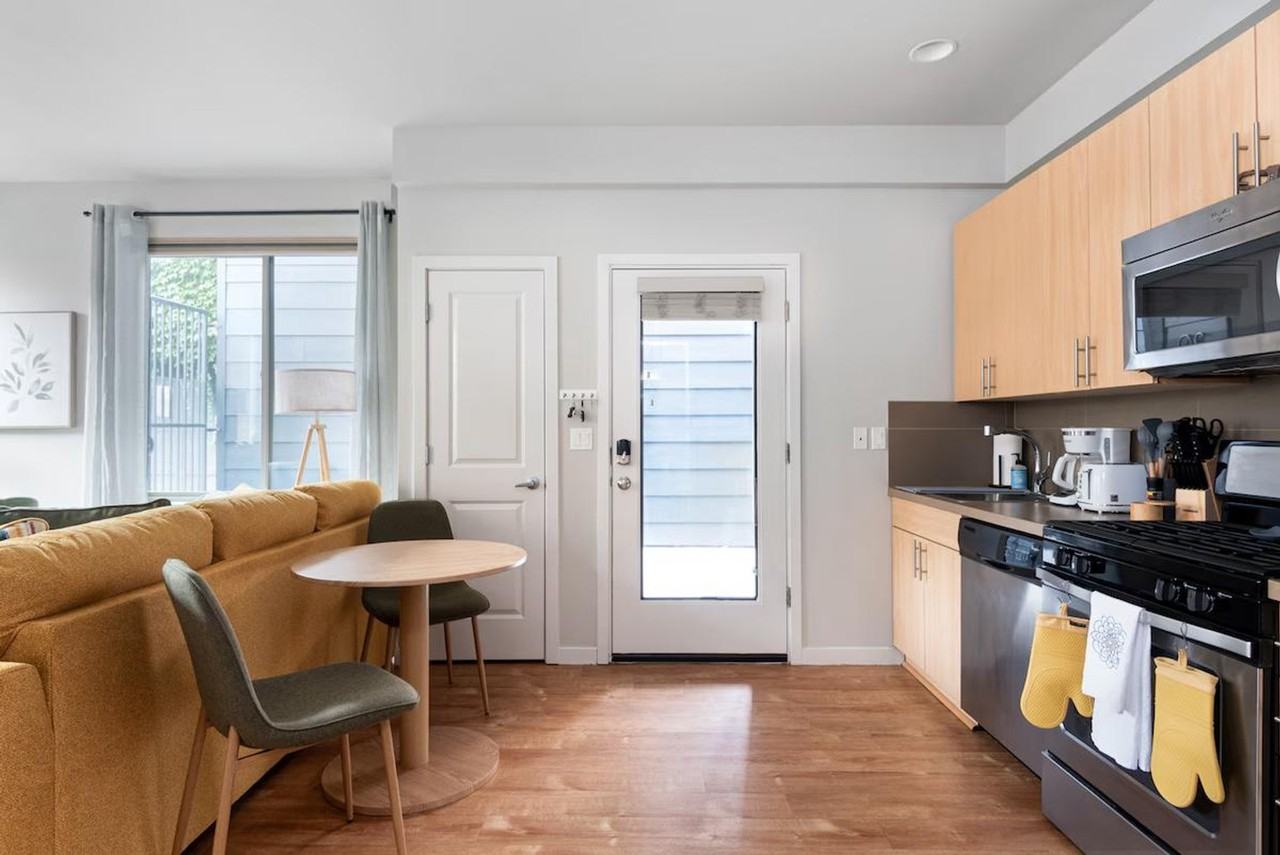 1607 Nw Davis St #1471541P - Photo 7 of 31