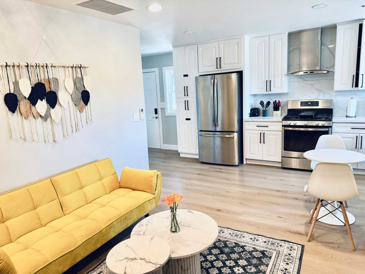 3831 Rogers Rd #1471796P - Photo 4 of 44