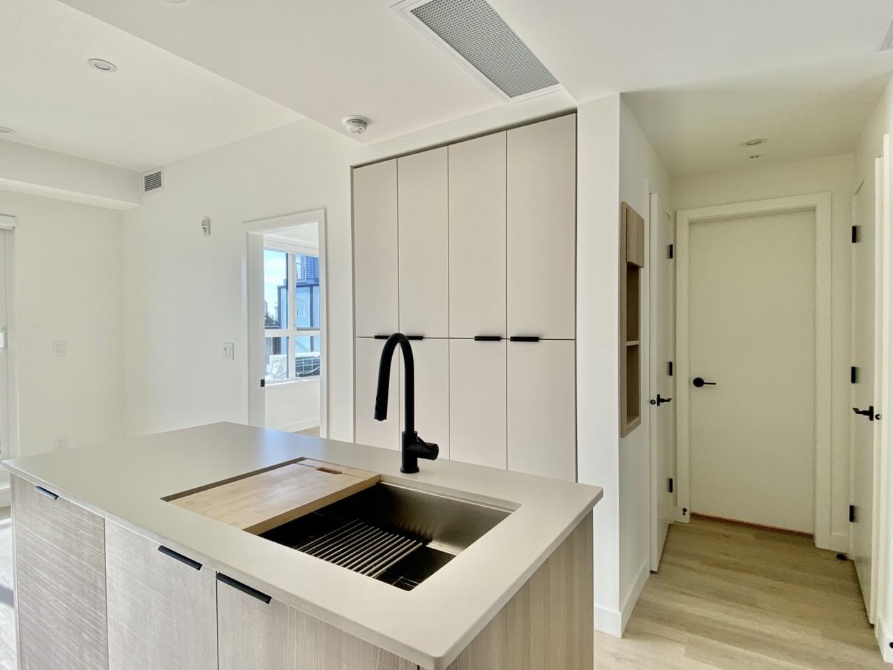 623 Kemsley Ave - Photo 4 of 19