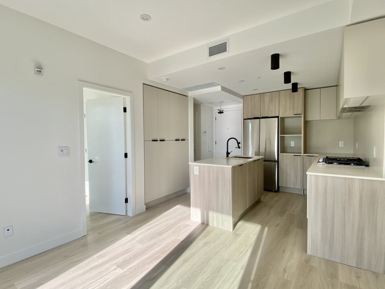 623 Kemsley Ave - Photo 5 of 19