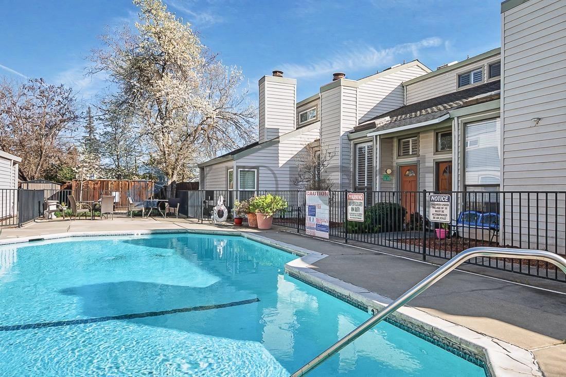 1604 Hood Rd #F - Photo 2 of 40