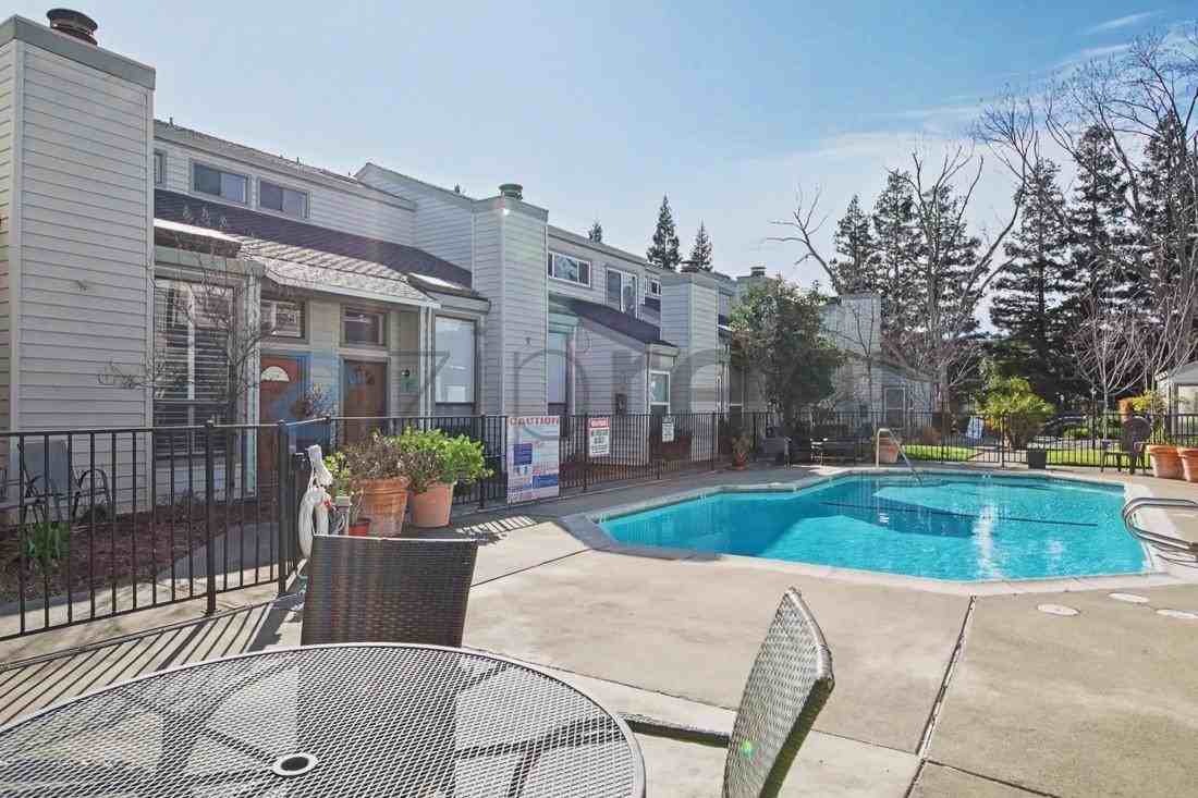 1604 Hood Rd #F - Photo 7 of 40