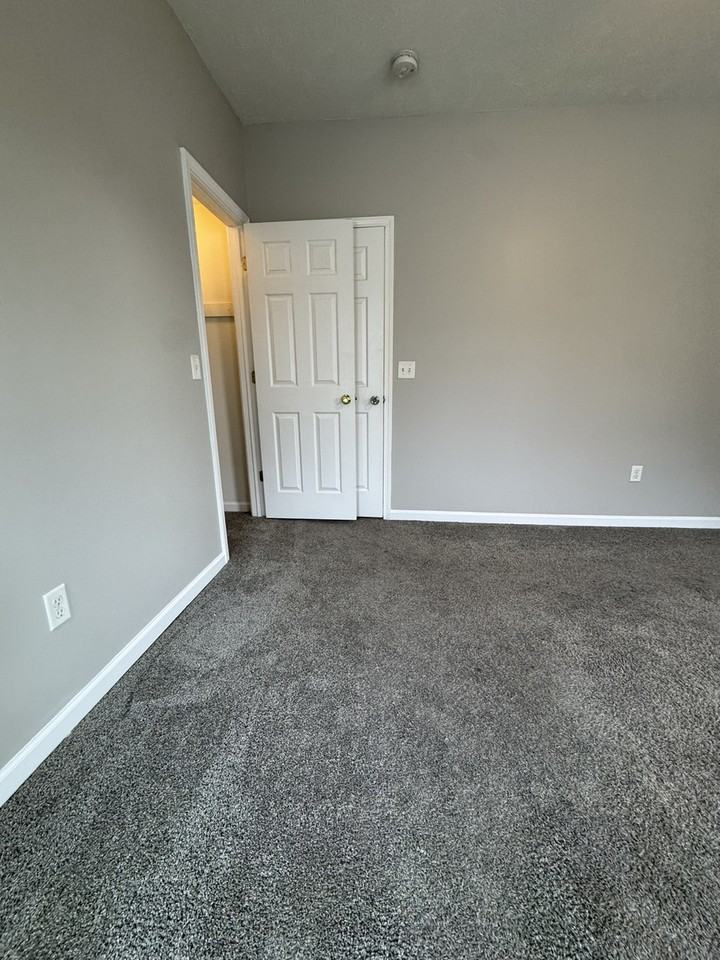 310 E Mulberry St #2 - Photo 3 of 15