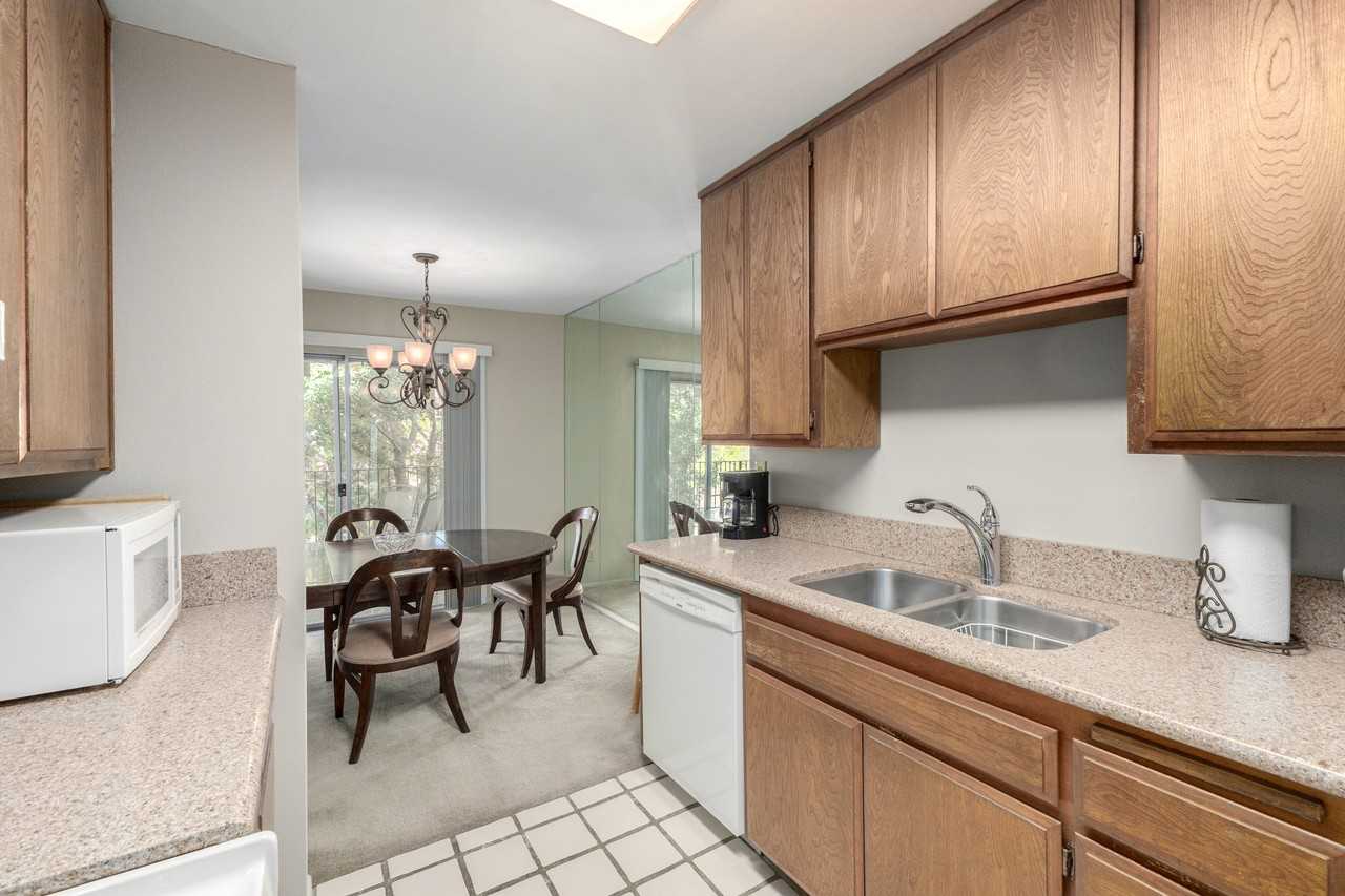 5525 East Thomas Road #H7 - Photo 7 of 17