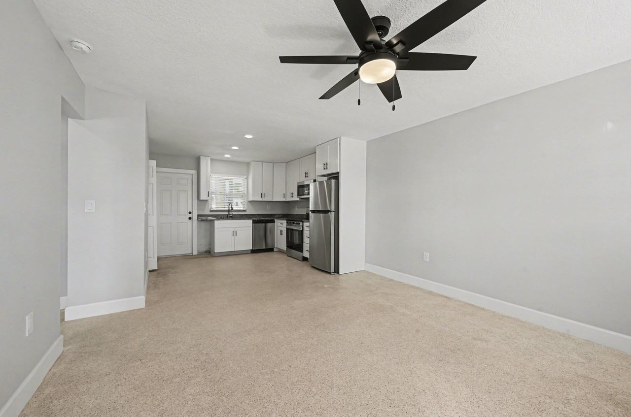 2700 Jimmy Buffett Memorial Highway #11 - Photo 6 of 21