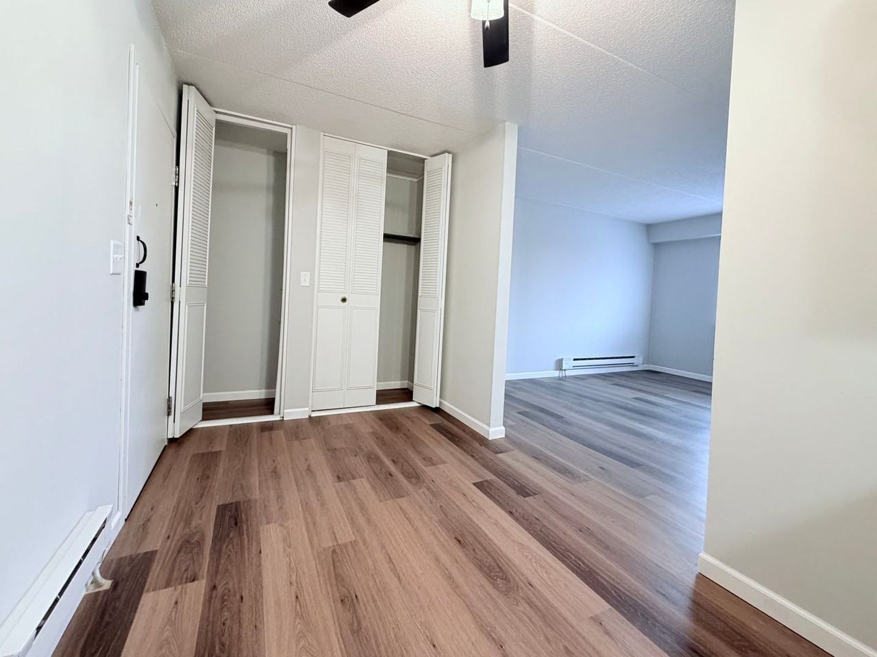 Riverview Tower Apartments - Photo 4 of 18