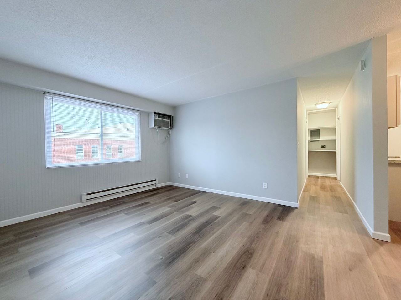 Riverview Tower Apartments - Photo 5 of 18