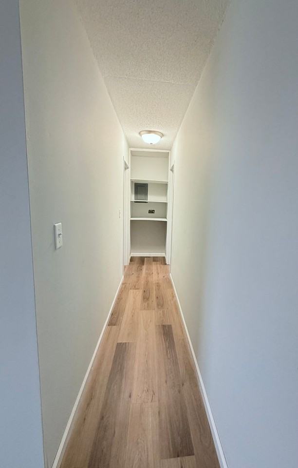 Riverview Tower Apartments - Photo 6 of 18